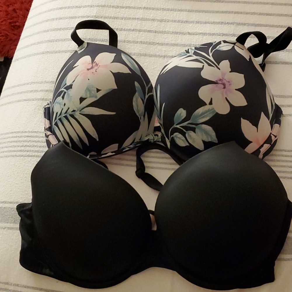 Victoria Secret Pink Bras 34 DD